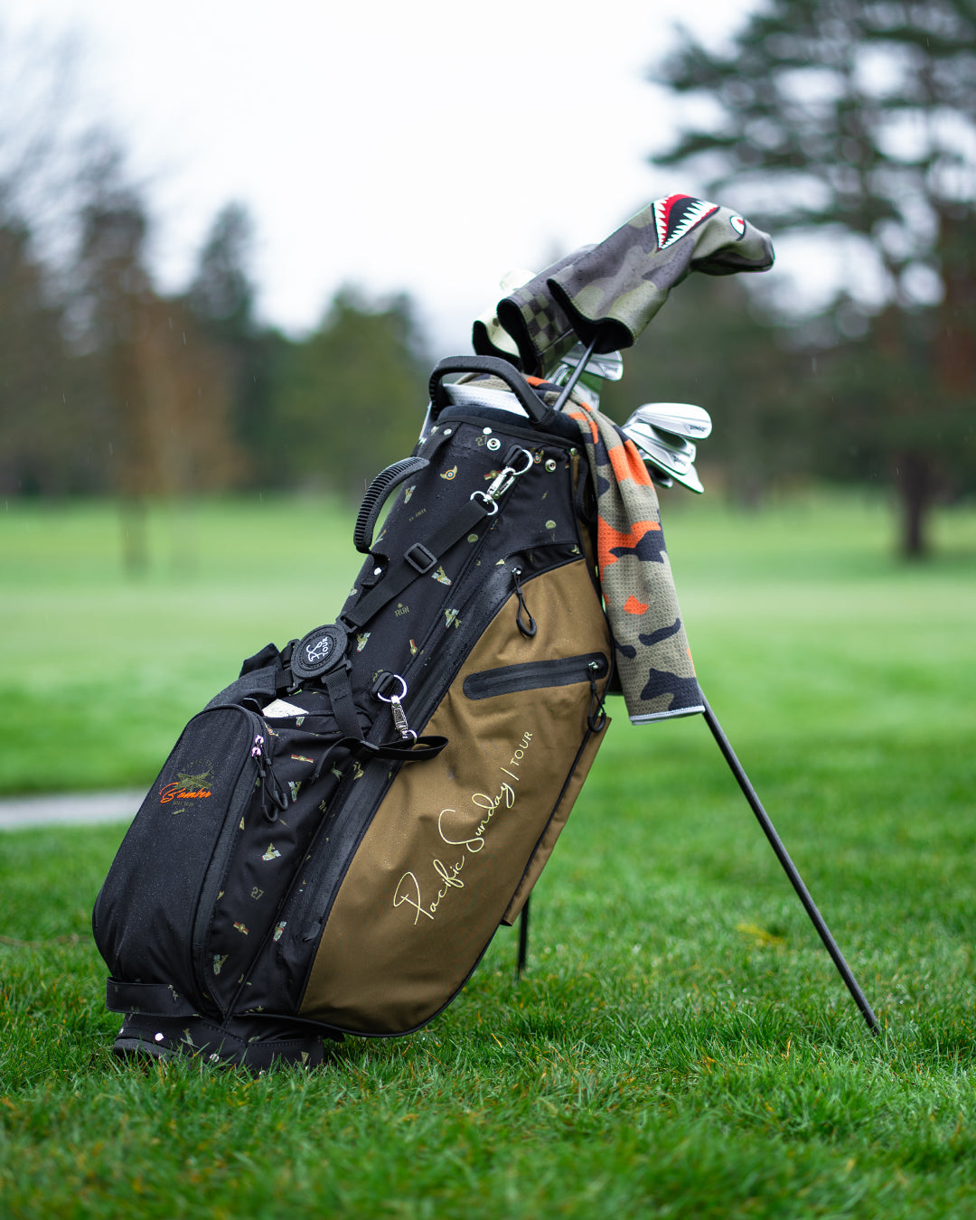 Pacific Sunday Bomber Golf Bag. 100% waterproof and premium quality golf bag.