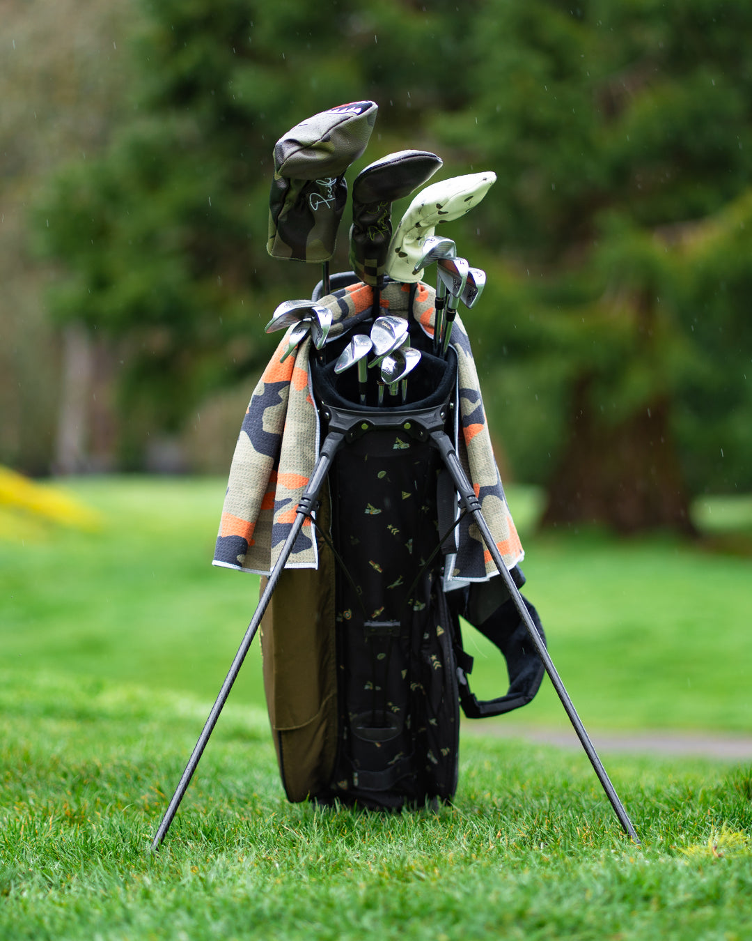 Pacific Sunday Bomber Golf Bag. 100% waterproof and premium quality golf bag.