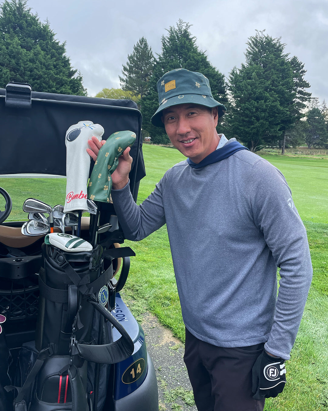 Pacific Sunday Tour Gambler Golf Bucket hat