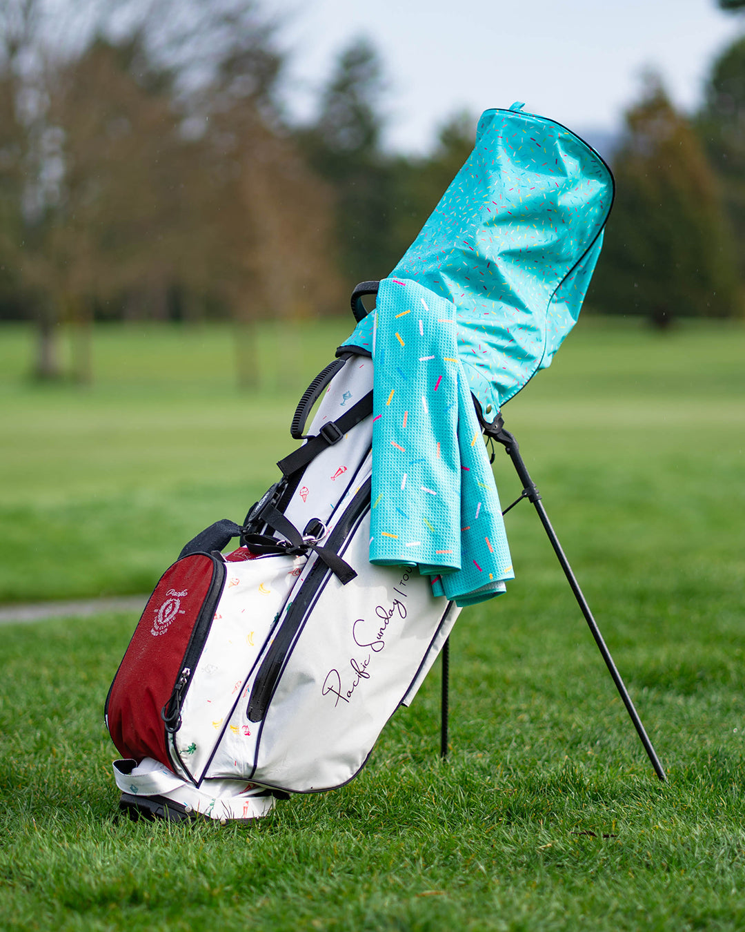Pacific Sunday Tour Sprinkles Large Luxury Golf Towel